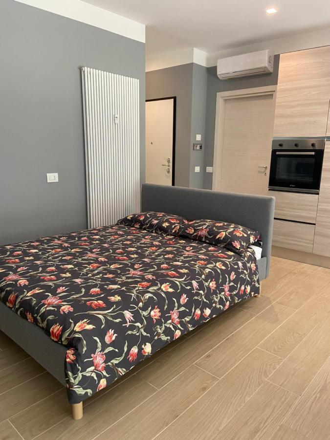 Casa Di Laura Mono E Bilo Di Fronte Ospedale San Raffaele Segrate