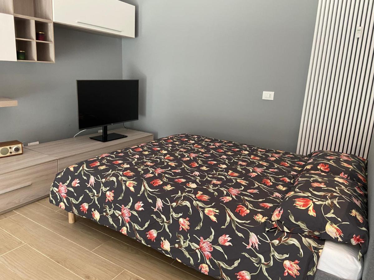 Casa Di Laura Mono E Bilo Di Fronte Ospedale San Raffaele * Segrate
