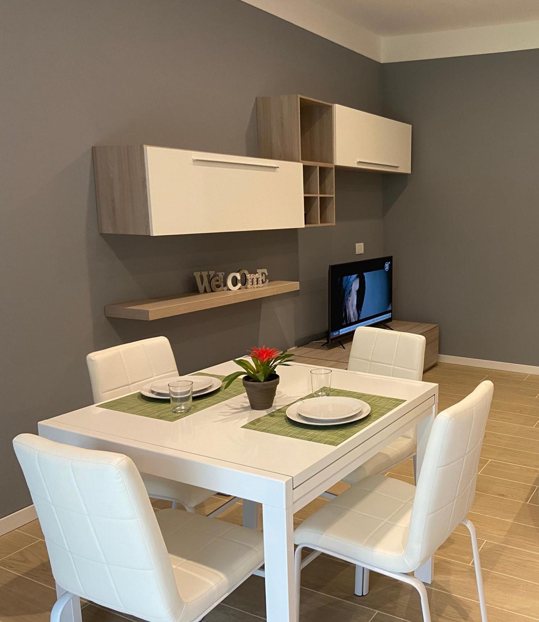 Apartment Casa Di Laura Mono E Bilo Di Fronte Ospedale San Raffaele Segrate