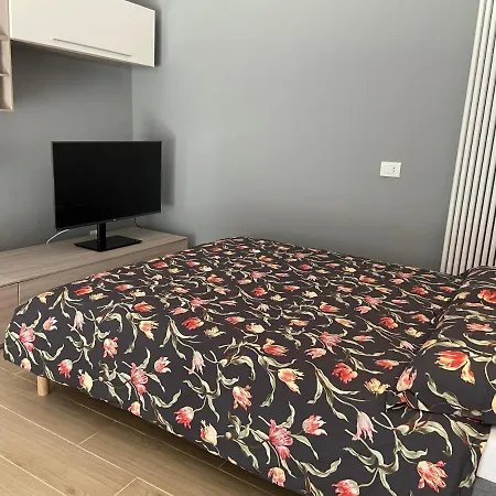 Casa Di Laura Mono E Bilo Di Fronte Ospedale San Raffaele Apartamento Segrate Exterior foto